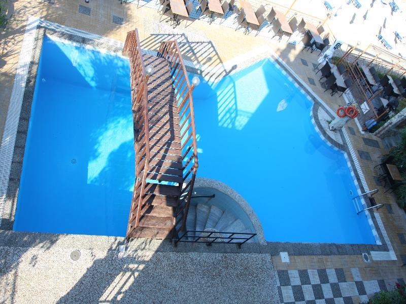 Pebble Beach Hotel Пломарион Экстерьер фото