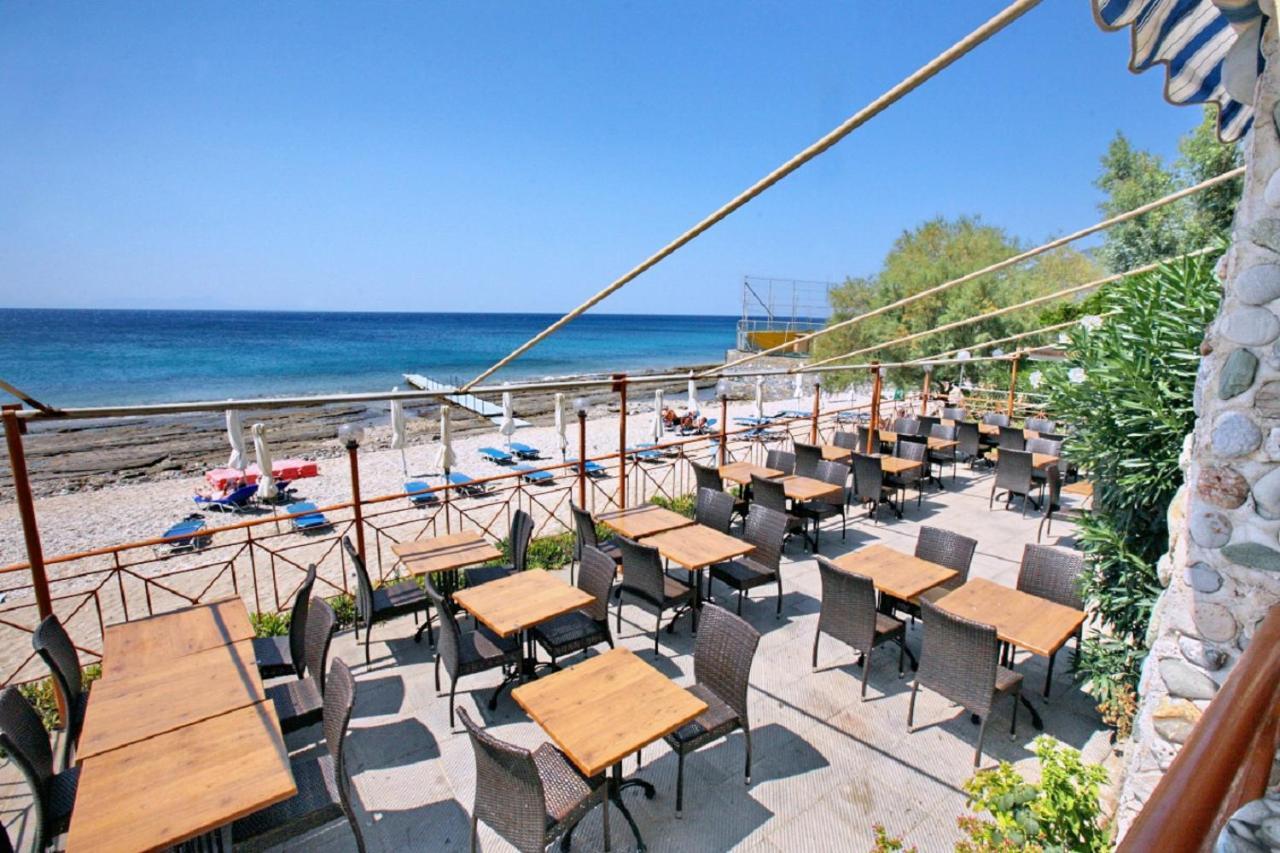 Pebble Beach Hotel Пломарион Экстерьер фото